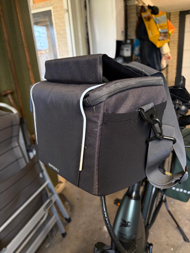Stuur fiets tas, Fietsen en Brommers, Ophalen, Zo goed als nieuw, Basil