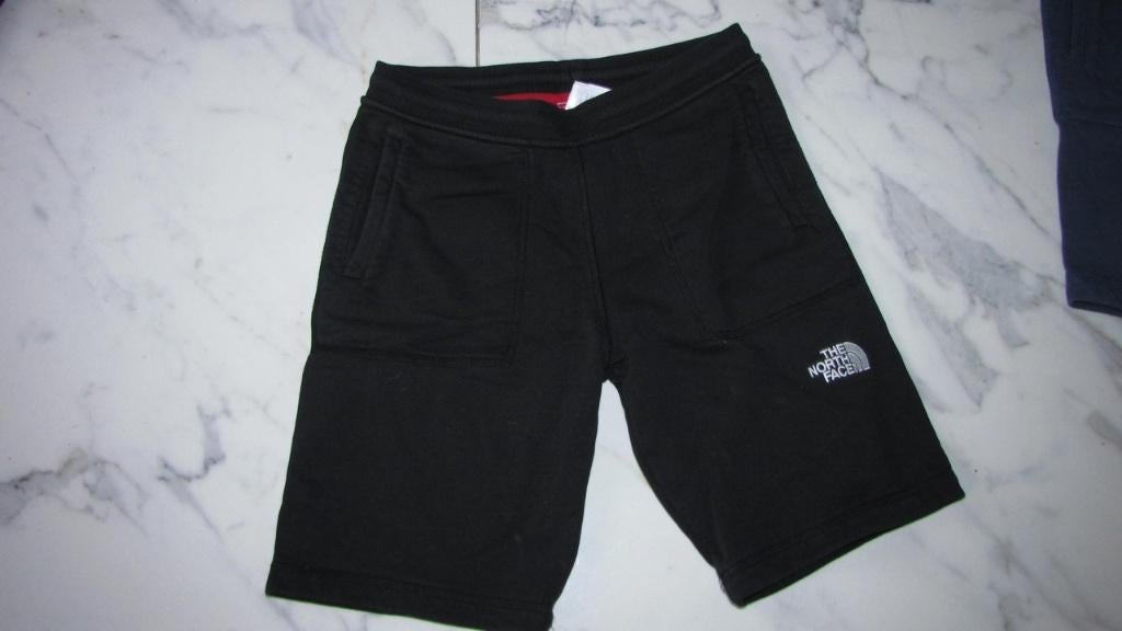 152-158 THE NORTH FACE bermuda zwart, Ophalen of Verzenden, Zo goed als nieuw, Jongen, Broek