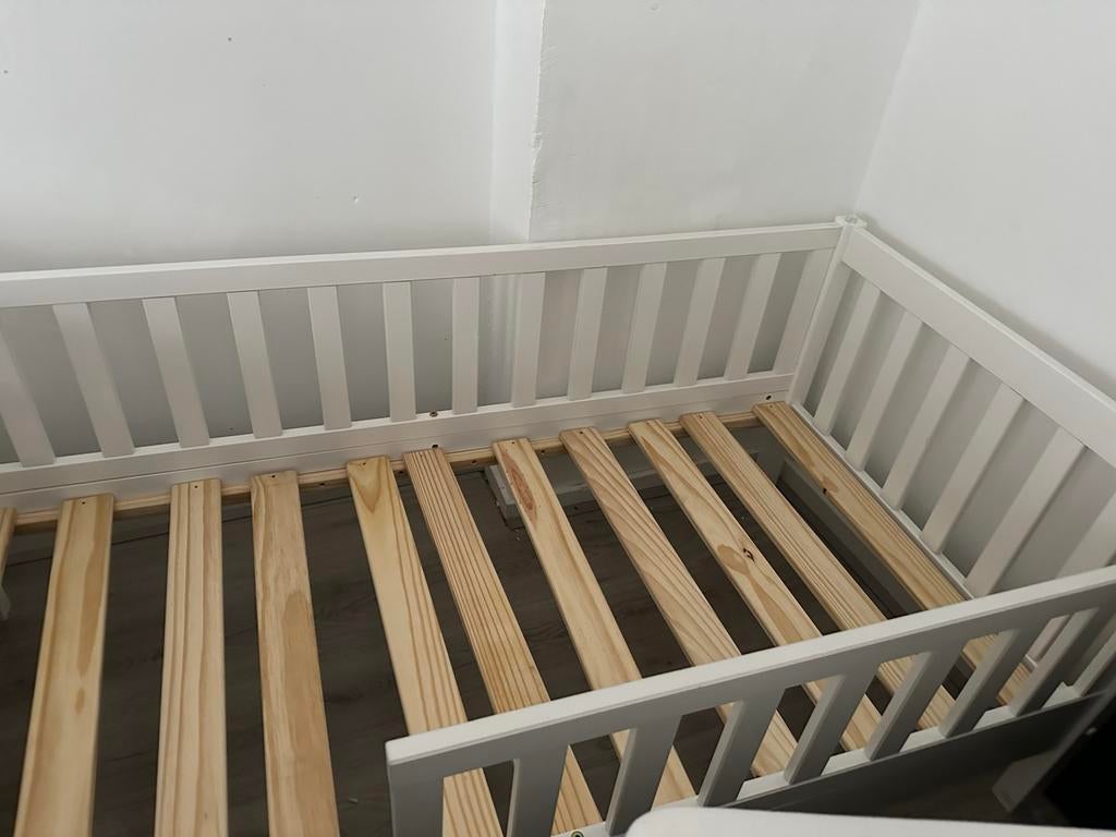 Wit kinderbed, Gebruikt, 70 tot 85 cm, Lattenbodem, 140 tot 160 cm