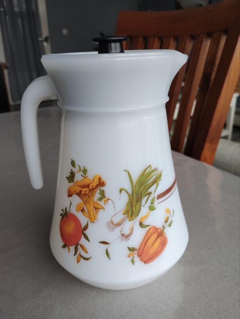 Jaren 70 schenkkan melkglas opaal, Ophalen of Verzenden