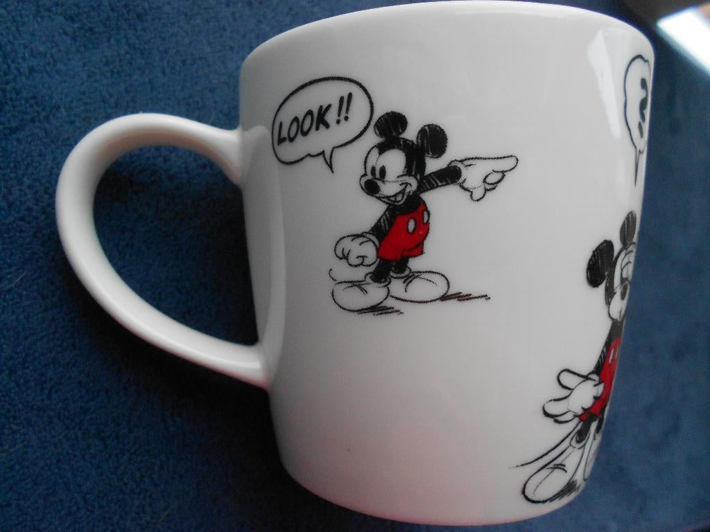 zwarte en witte Mickey Mouse beker Disneyland Parijs, Ophalen, Mickey Mouse, Gebruikt, Servies
