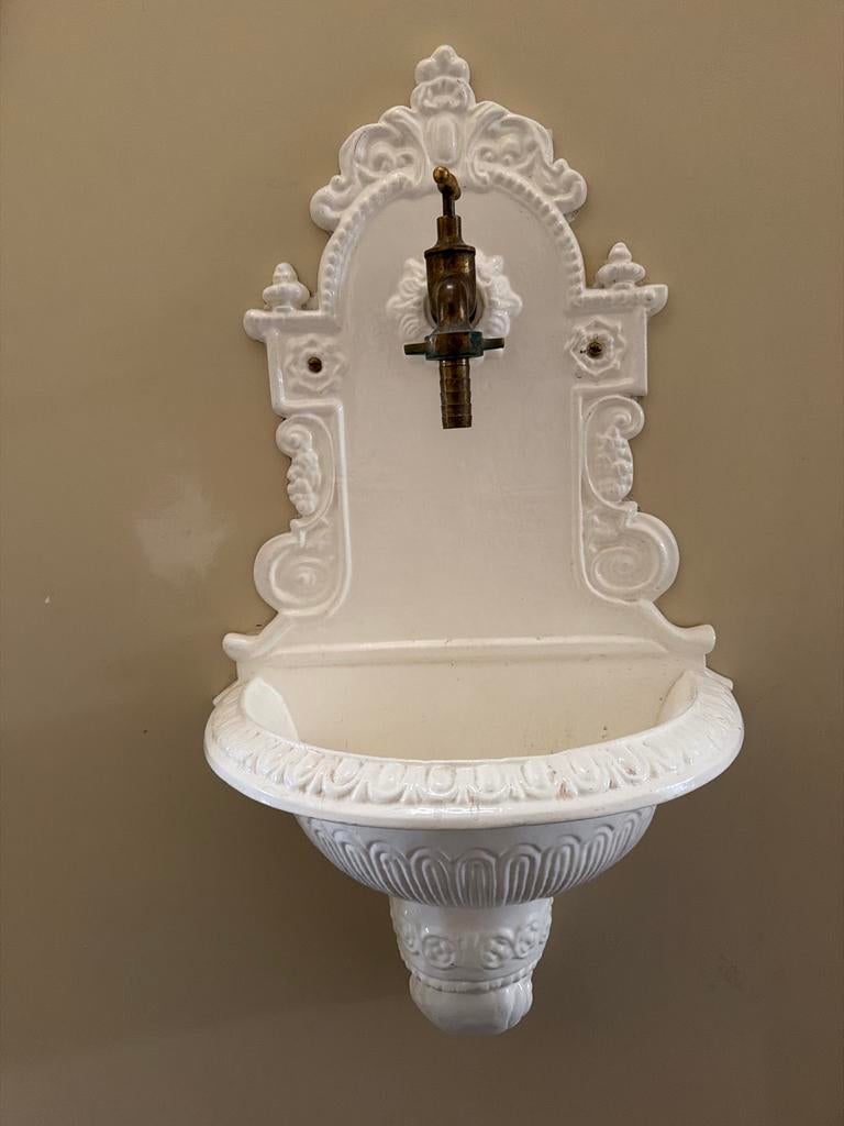 Antieke gietijzeren wasbak met koperen kraan, Ophalen, Gebruikt, Koper, Wastafel