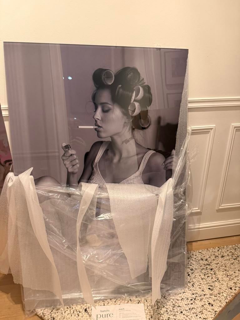 Nieuw plexiglas schilderij, Ophalen