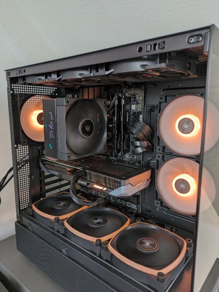 Gaming pc 1440P Ryzen 5 7500f 9060 xt oc 16gb 32gb ddr5, Spelcomputers en Games, Games | Pc, Zo goed als nieuw, Overige genres