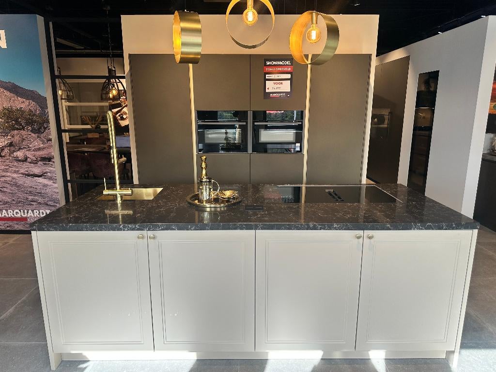 Volledige luxe showroomkeuken met eiland + Neff apparatuur, Höferfeld 5–7 32602 Vlotho Duitsland, Verzenden, Info@pronorm.de, Overige typen