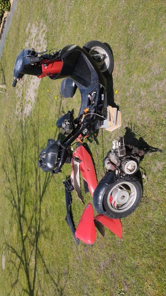 Peugeot v clic onderdelen, Fietsen en Brommers, Brommers | Crossbrommers, Ophalen of Verzenden, Gebruikt, Overige merken