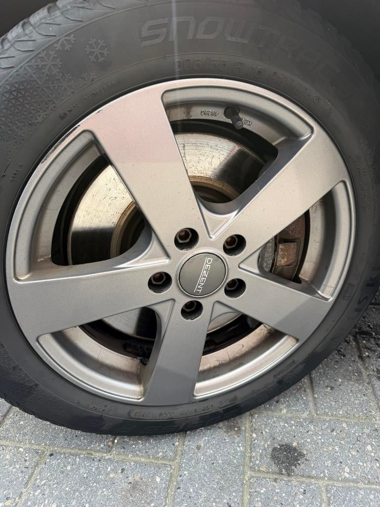Lichtmetalen velgen met winterbanden - 205/55 R16, Auto-onderdelen, Banden en Velgen, Ophalen, Gebruikt, 16 inch, Banden en Velgen