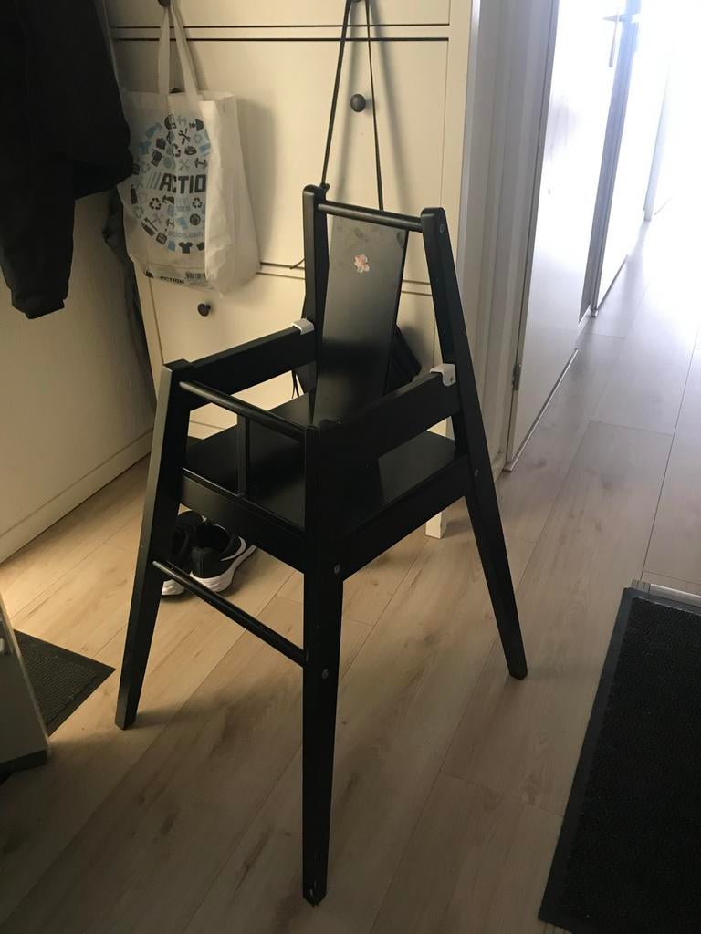 Ikea kinderstoel hout voorblad ook aanwezig, Kinderen en Baby's, Kinderstoelen, Ophalen, Gebruikt, Meegroeistoel, Aanschuifbaar