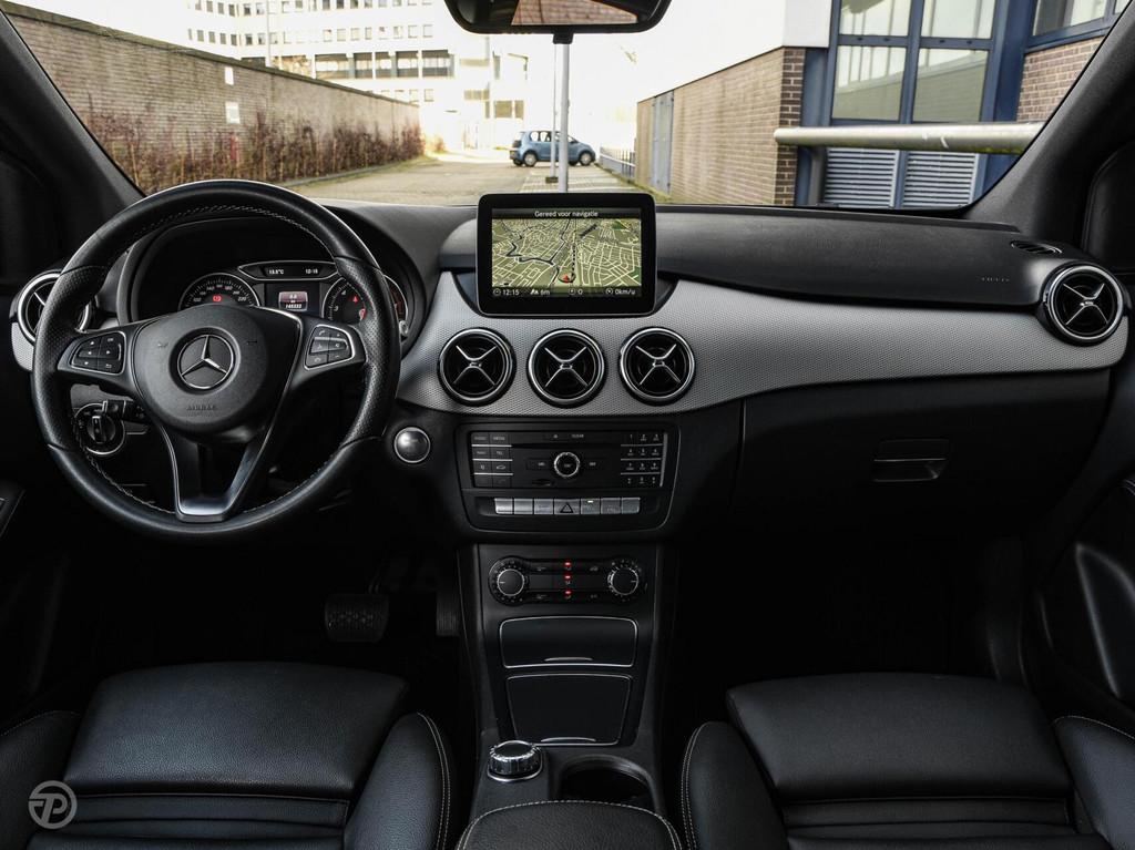 Mercedes-Benz B-klasse 180 Ambition Automaat Navigatie LED T, 1325 kg, Gebruikt, 4 cilinders, 122 pk