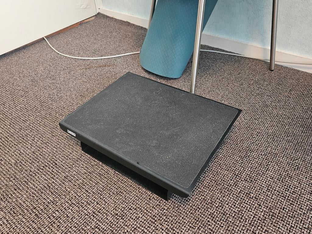 Ergonomische metalen voetensteun van Desq (kantelbaar), Diversen, Ophalen