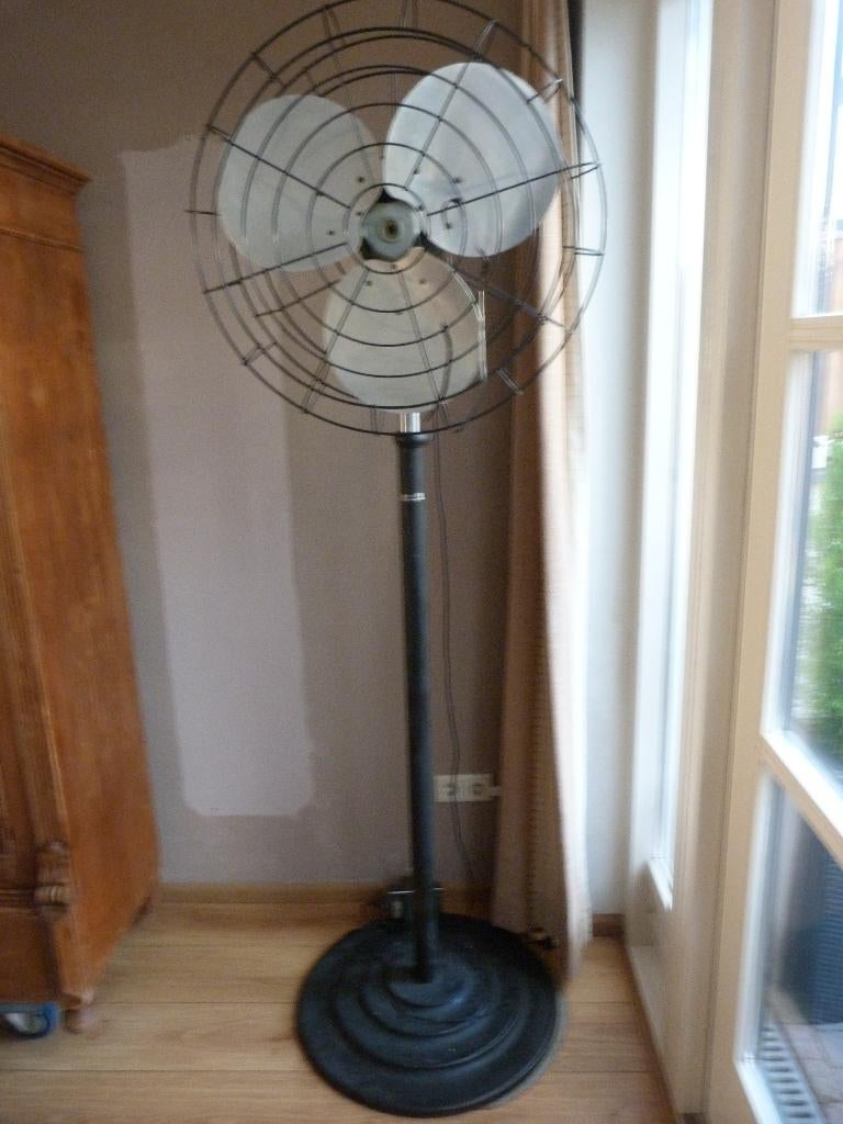 Amerikaaanse ventilator, Ophalen, Vloerventilator