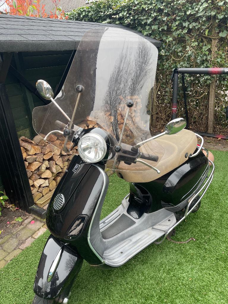 Vespa lx50 4t4v geel kenteken, Fietsen en Brommers, Scooters | Vespa, Ophalen, Gebruikt, Maximaal 45 km/u, Benzine