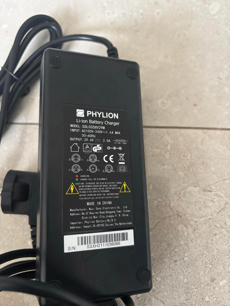Phylion 42V 2A 2-polig acculader, Ophalen, Gebruikt