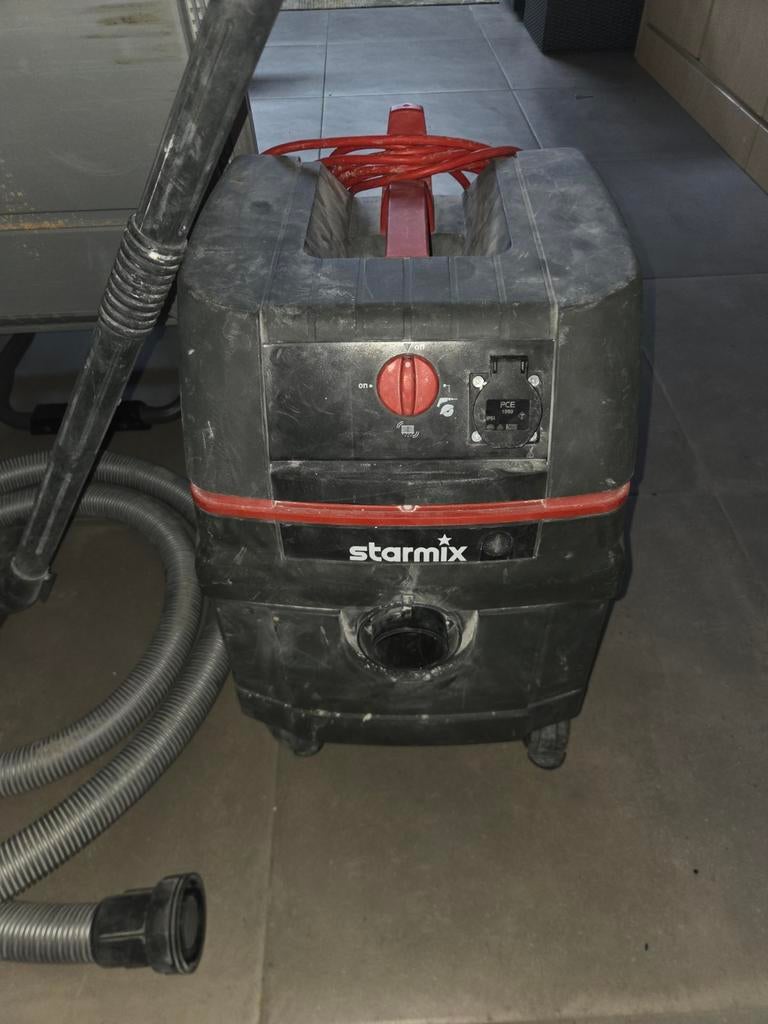 Starmix bouwstofzuiger - half jaar oud, zakloos, Ophalen of Verzenden, Zo goed als nieuw, Reservoir, Stofzuiger