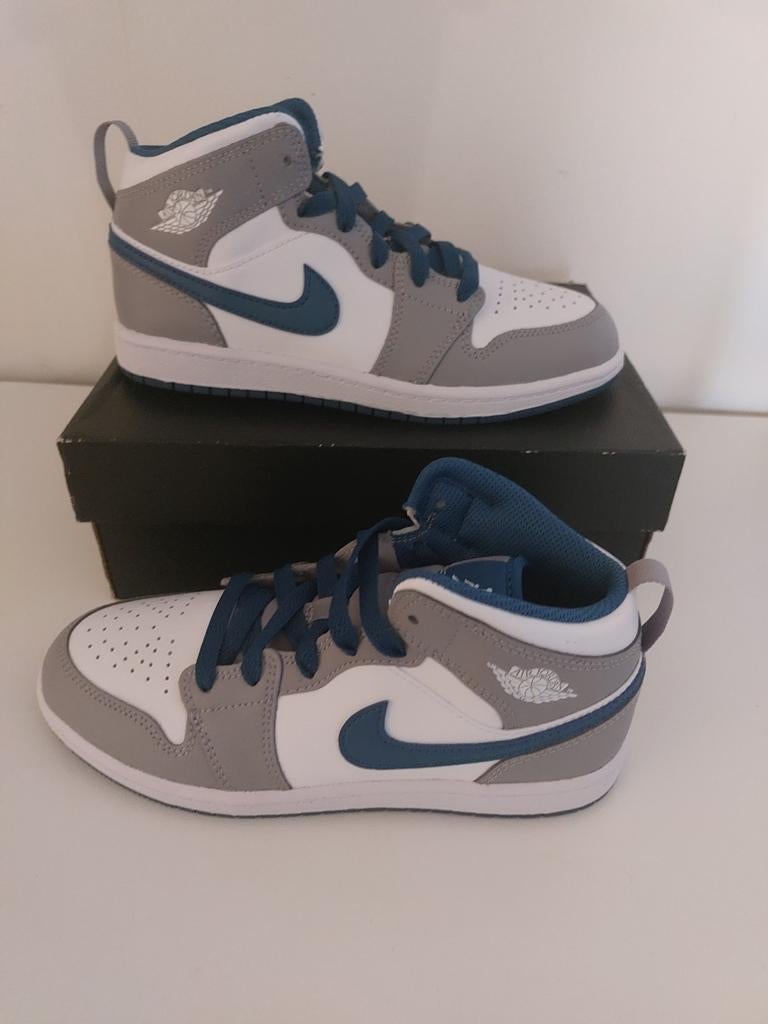 Nike Air Jordan 1 Mid - Maat 35 - Nieuw, Ophalen, Nieuw, Nike, Jongen of Meisje