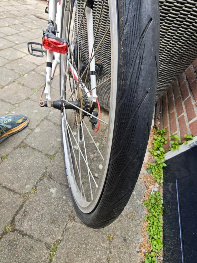 Hybride damesfiets, 50cm, wit/rood, 21 versnellingen, Fietsen en Brommers, Fietsen | Dames | Damesfietsen, Gebruikt, Versnellingen