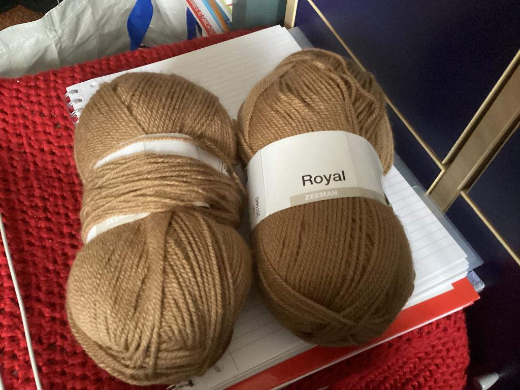 Royal zeeman bruin, Ophalen, Nieuw, Breien of Haken, Wol of Garen