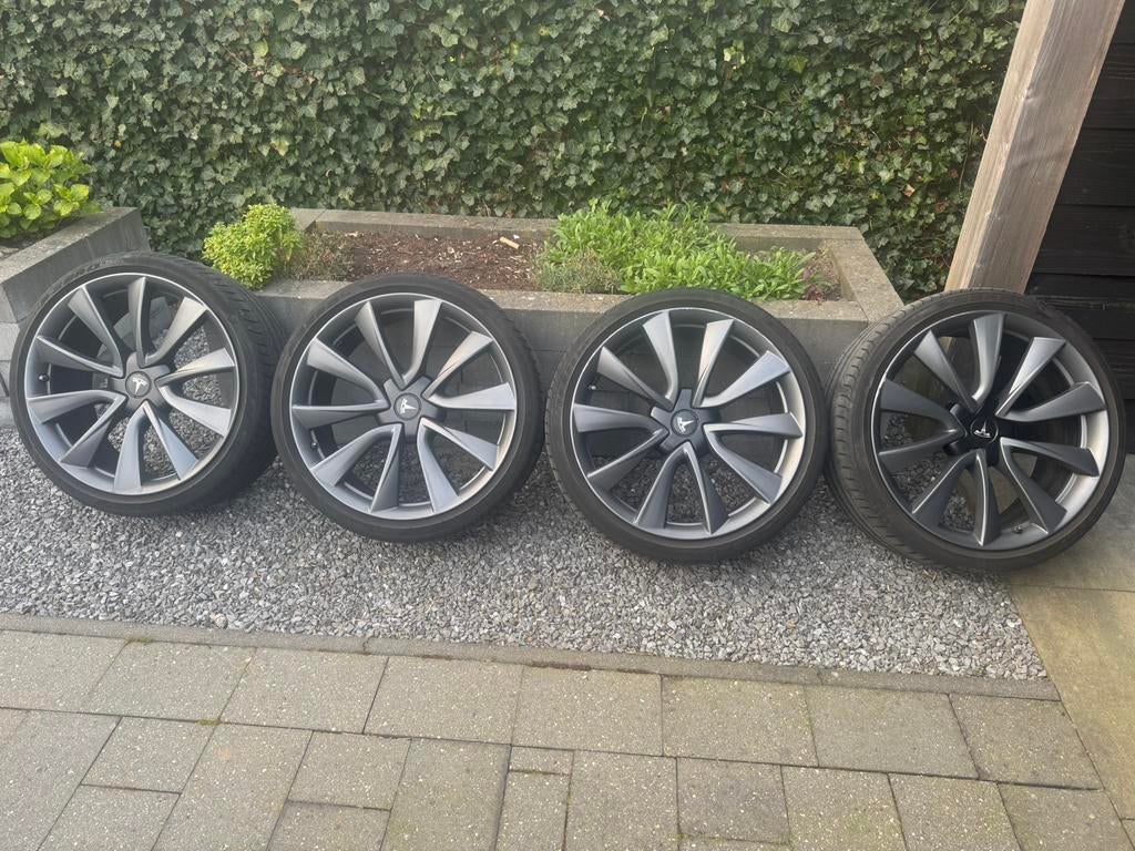 Tesla Model 3 20 inch velgen gunmetal grey mat wielen 20”, Auto-onderdelen, Ophalen, Velg(en), Nieuw, 235 mm