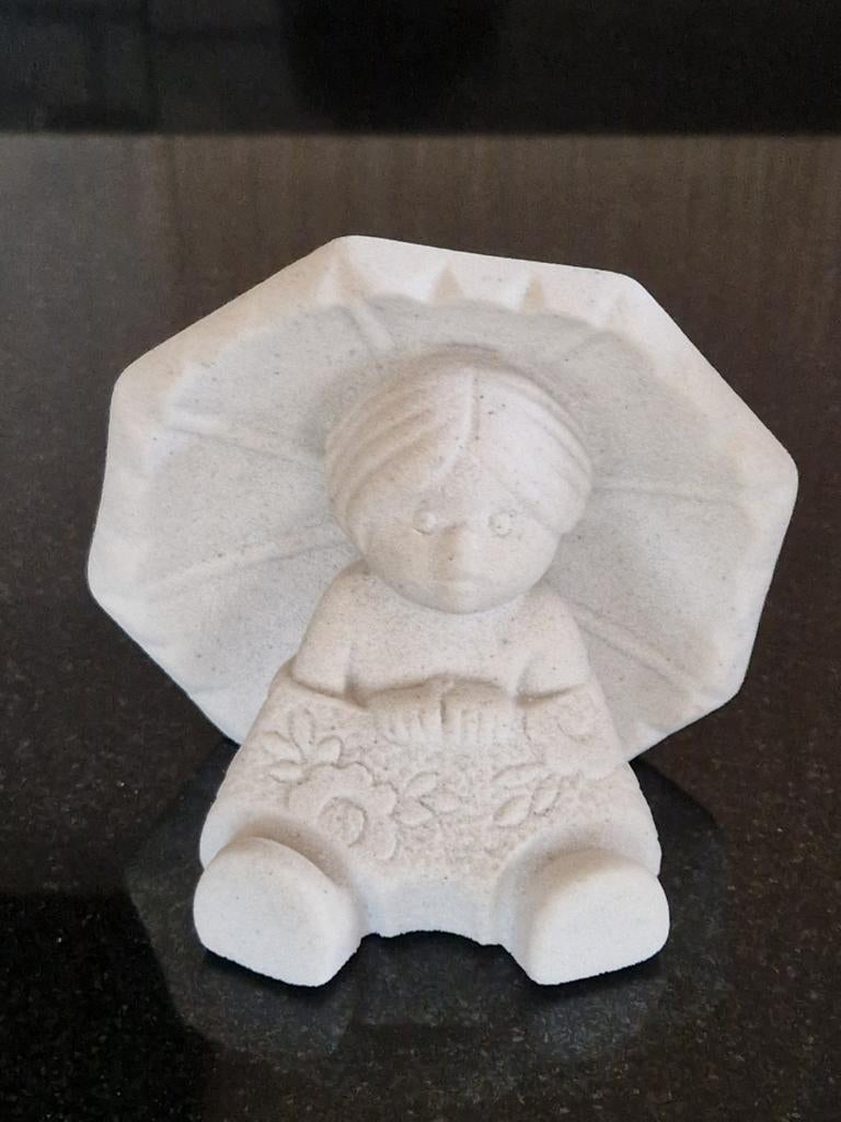 Vintage Beeldje Marbell Stone Art Belgium., Verzamelen, Beelden en Beeldjes, Ophalen of Verzenden, Zo goed als nieuw, Mens