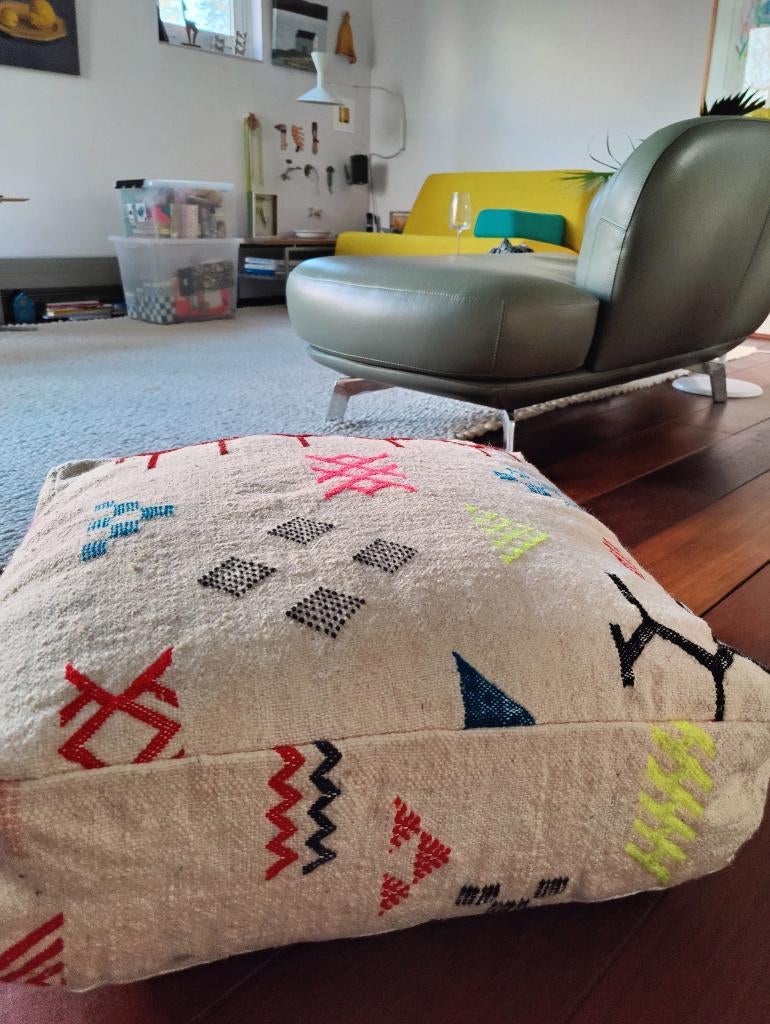 Poef - vloerkussen Beni Ouarian, Ophalen, Boho , minimalistisch geometrisch, 50 tot 75 cm, Zo goed als nieuw