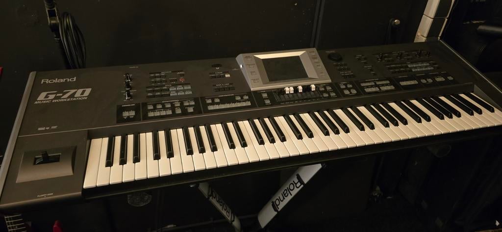Roland G-70 + ROLAND V-STAND ULTIMATE, Ophalen, Gebruikt, Roland, Midi-aansluiting