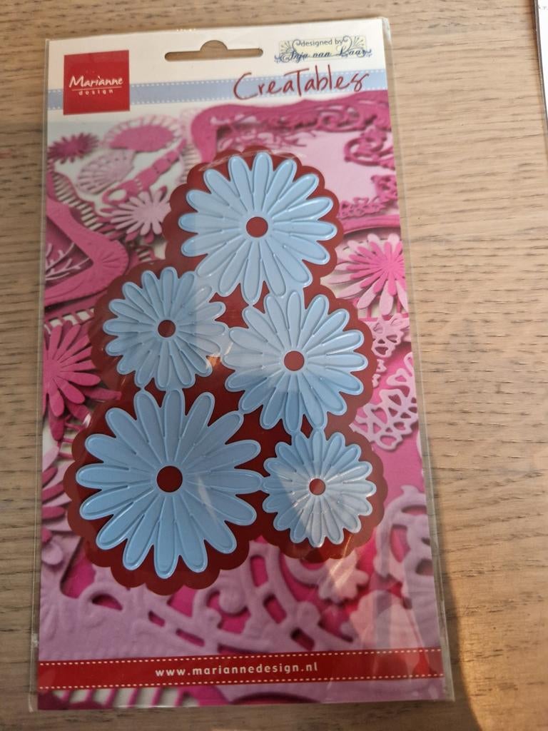 Marianne Design Creatables LR0472 Snijmallen Bloemen Nieuw, Ophalen of Verzenden