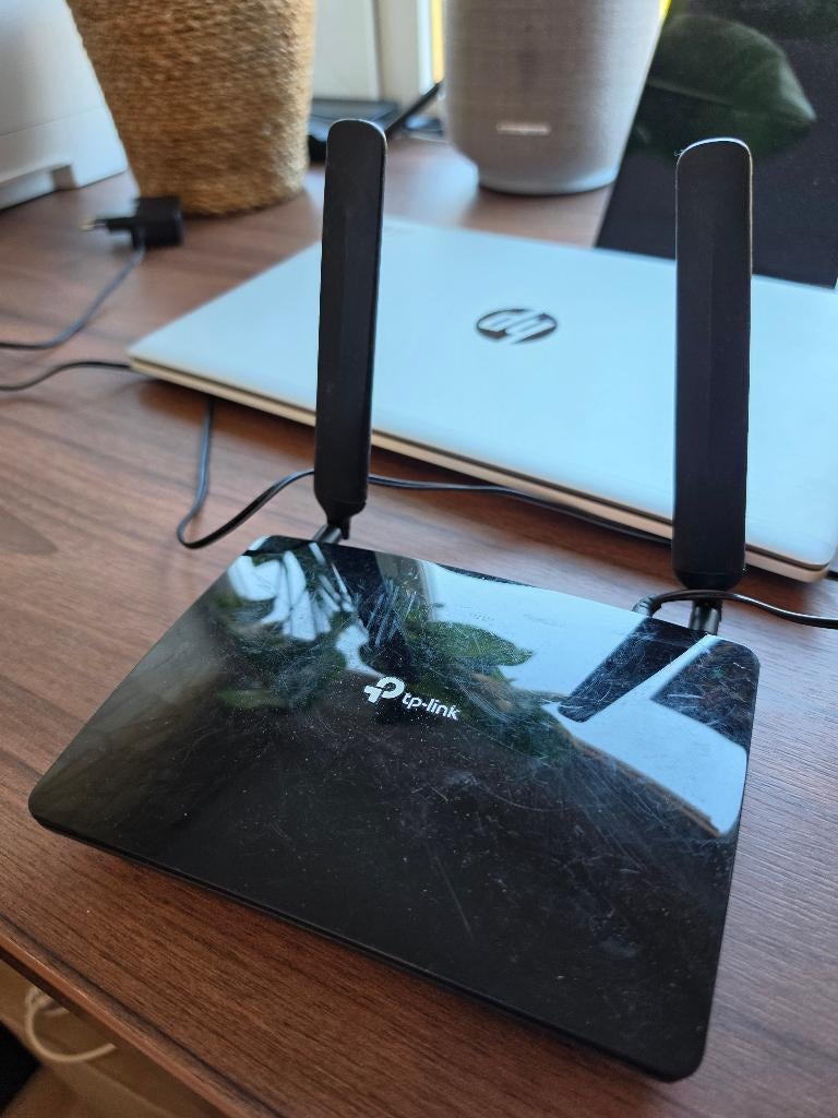 TP link 300Mbps Wireless N 4G LTE Router, Computers en Software, Routers en Modems, Ophalen of Verzenden, Gebruikt, Router met modem