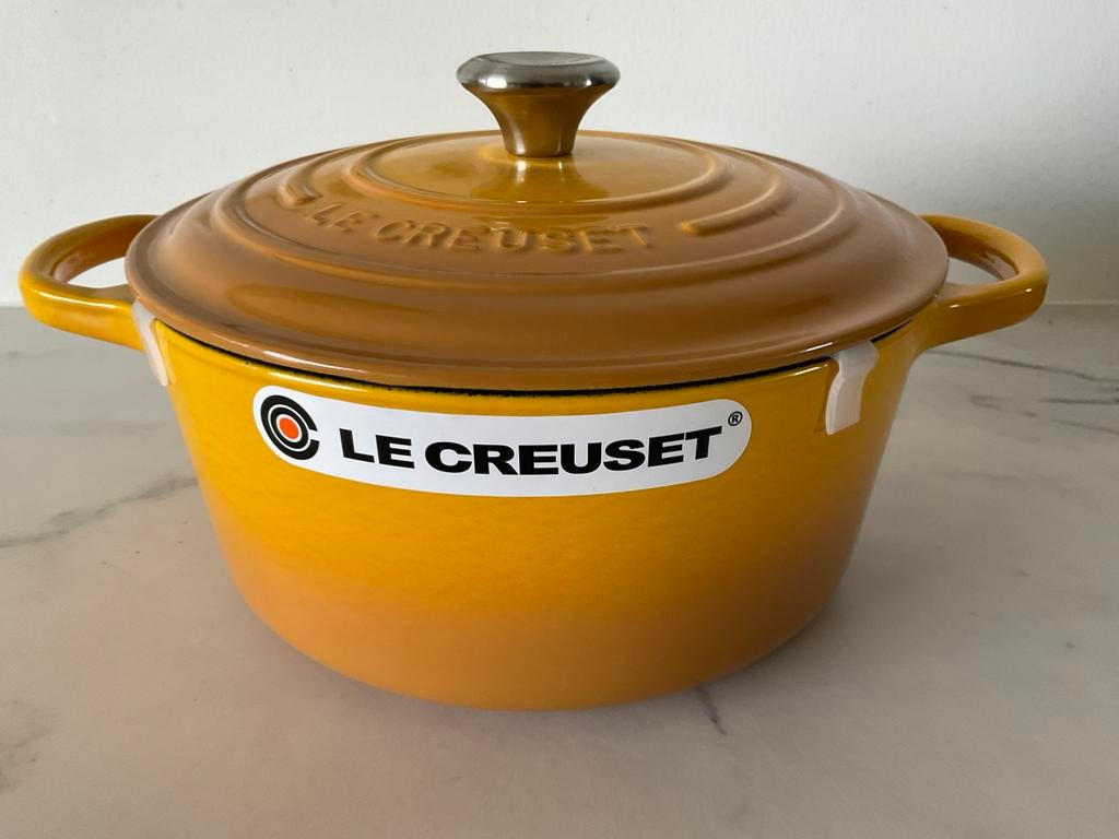 Le creuset 22 cm pan, nectar geel, 3,3 liter, nieuw, Gietijzer, Nieuw, Ophalen of Verzenden, Keramische plaat