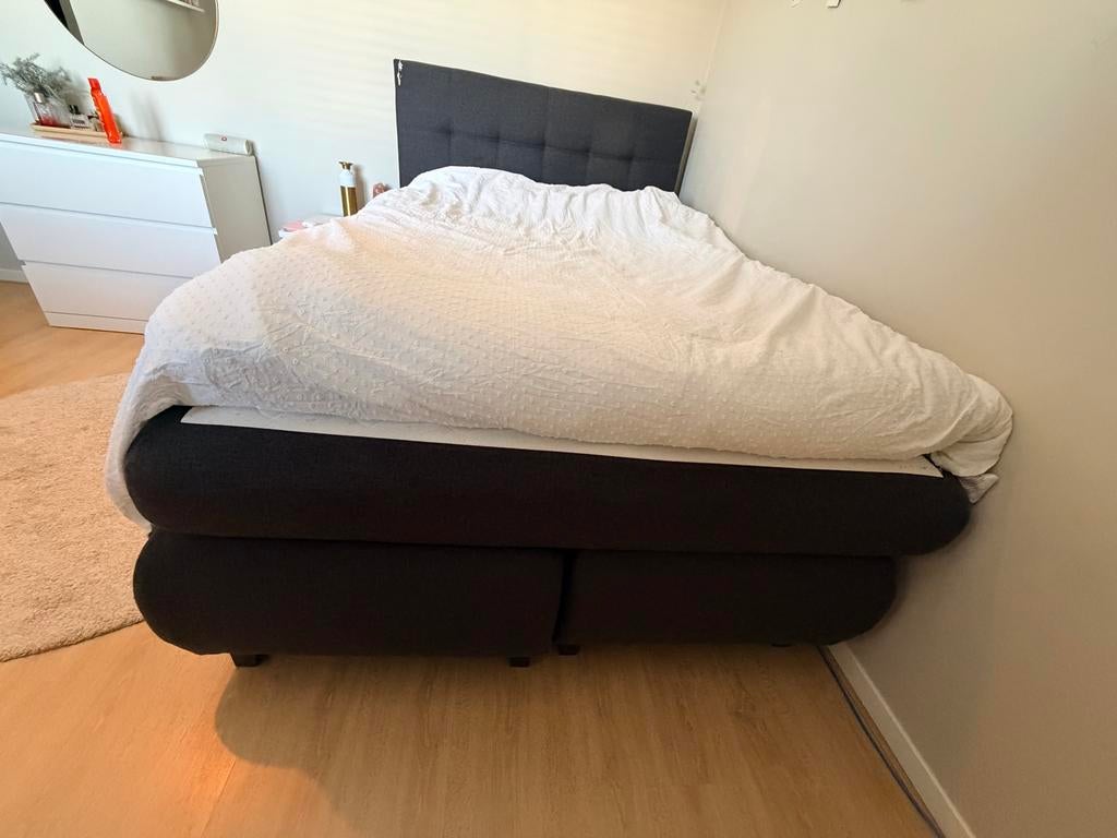 Jysk bed 140x200m - 5 jaar oud, Gebruikt, Zwart, Twijfelaar, 200 cm