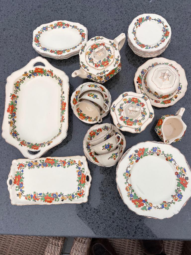 John Maddock & Sons Ltd. Engeles Onbijtservies 6/12 delig, Ophalen, Overige materialen, Zo goed als nieuw, Overige stijlen