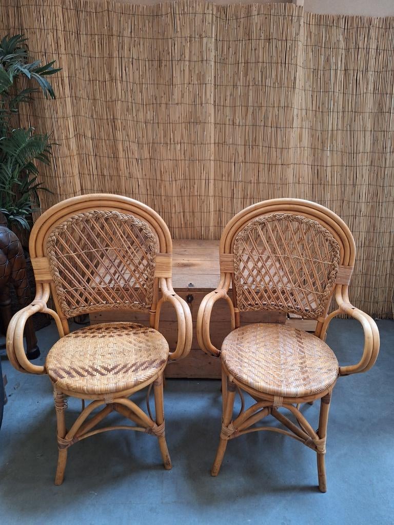 2 manou stoelen, Ophalen