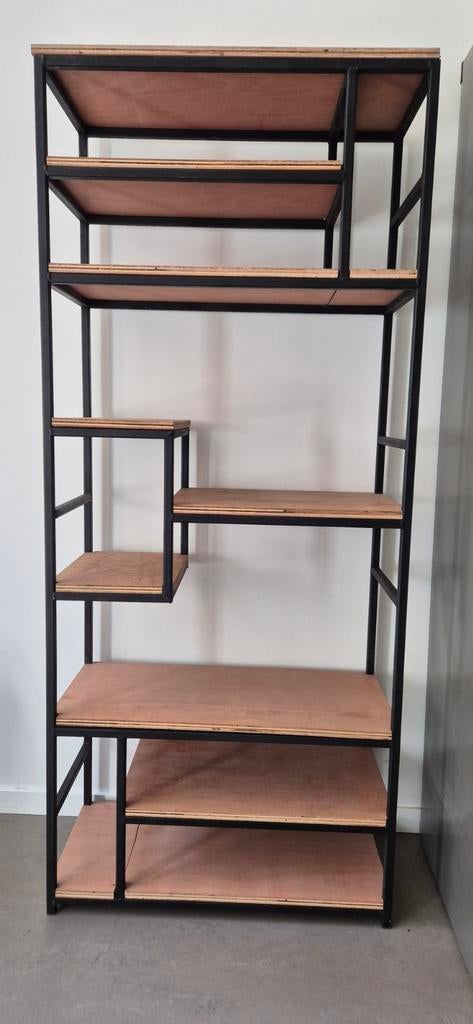 Stalen kast met houten planken, Huis en Inrichting, Kasten | Overige, Ophalen, Gebruikt