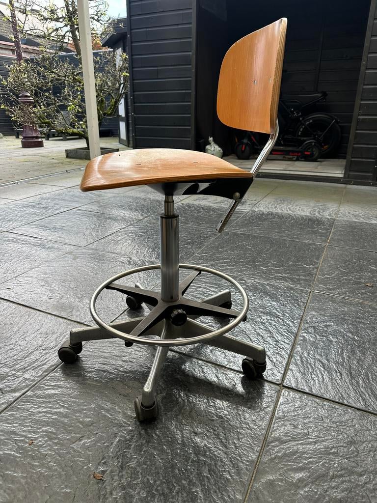Vintage Werktafelstoel / bureaustoel, Ophalen, Gebruikt, Zwart