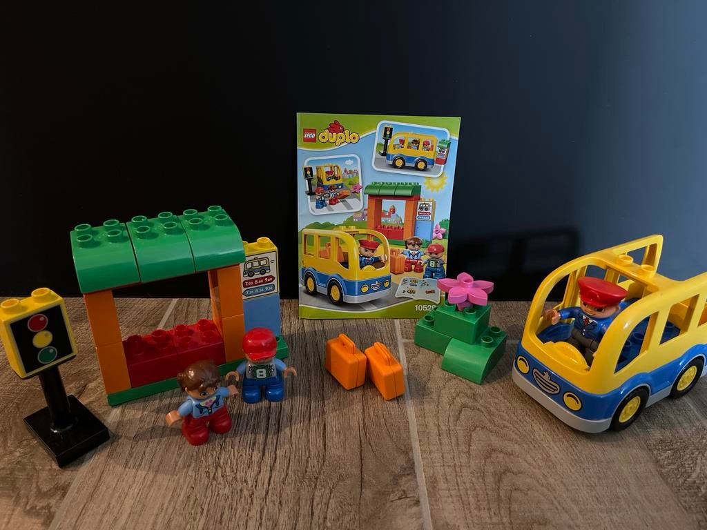LEGO Duplo Bus Stop 10528 - Complete set met figuren, City, Ophalen of Verzenden, Zo goed als nieuw, Duplo
