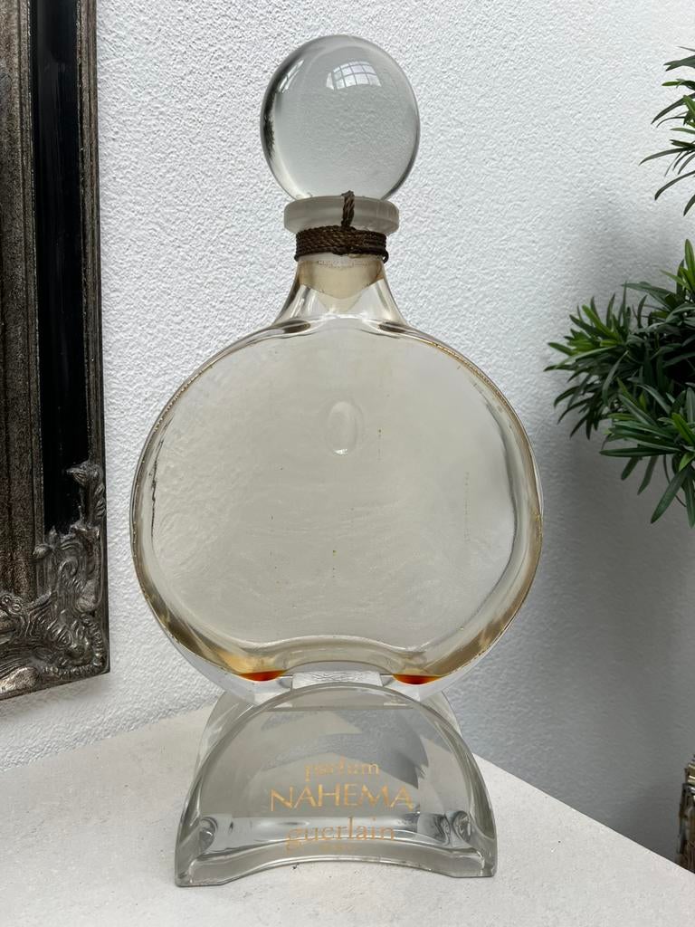 Giant Guerlain Nahema parfum factice 45 cm hoog!!!, Ophalen, Parfumfles