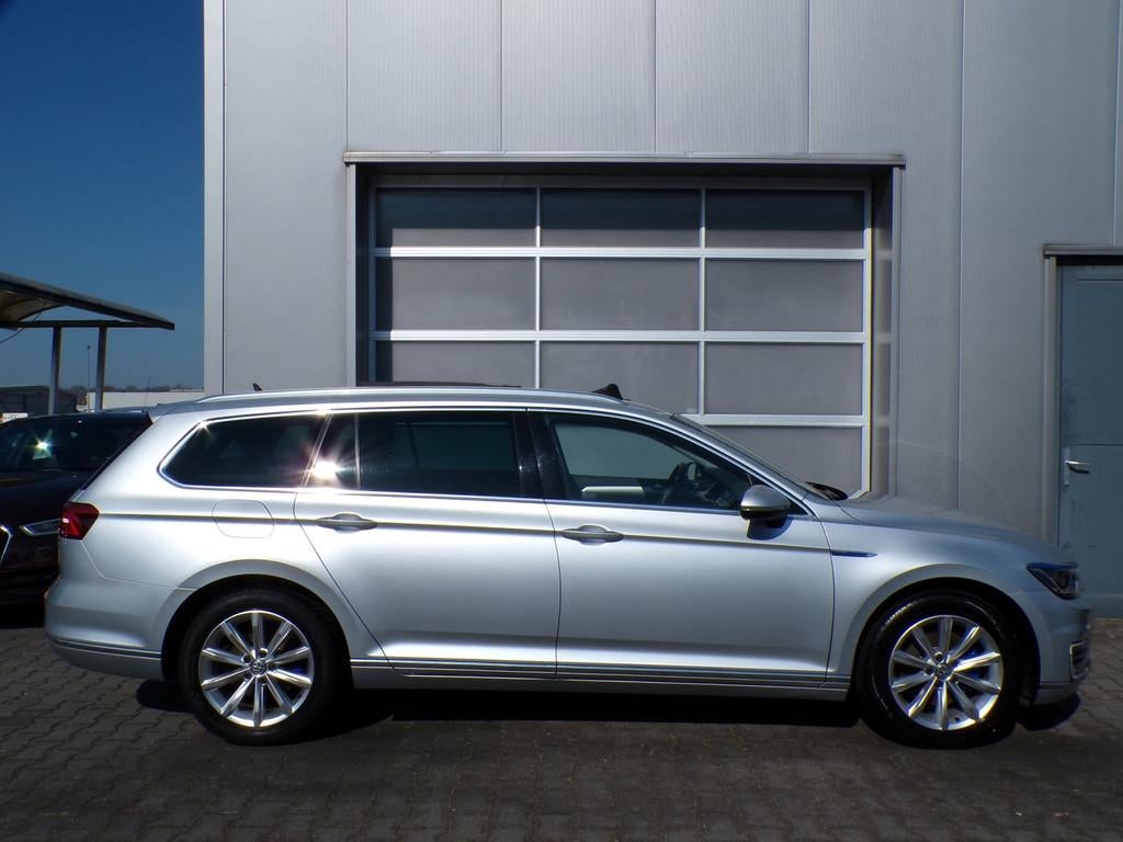 Volkswagen Passat Variant 1.4 TSI GTE|ACC|Pano|Virtual|Cam|P, Auto's, Volkswagen, Gebruikt, Grijs, Hybride Elektrisch/Benzine