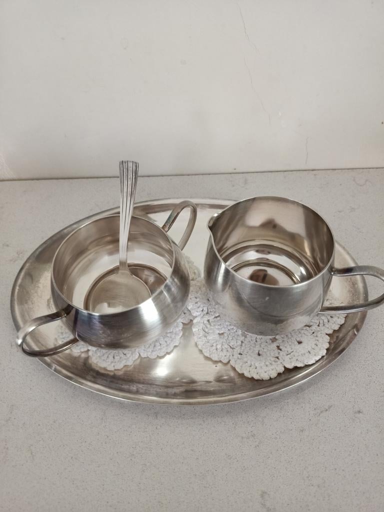 Verzulverd dienblad met verzilverd suikerpot en melkkan, Antiek en Kunst, Antiek | Goud en Zilver, Ophalen of Verzenden