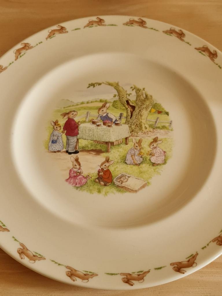 Plat bord met konijnen van Royal Doulton, Ophalen