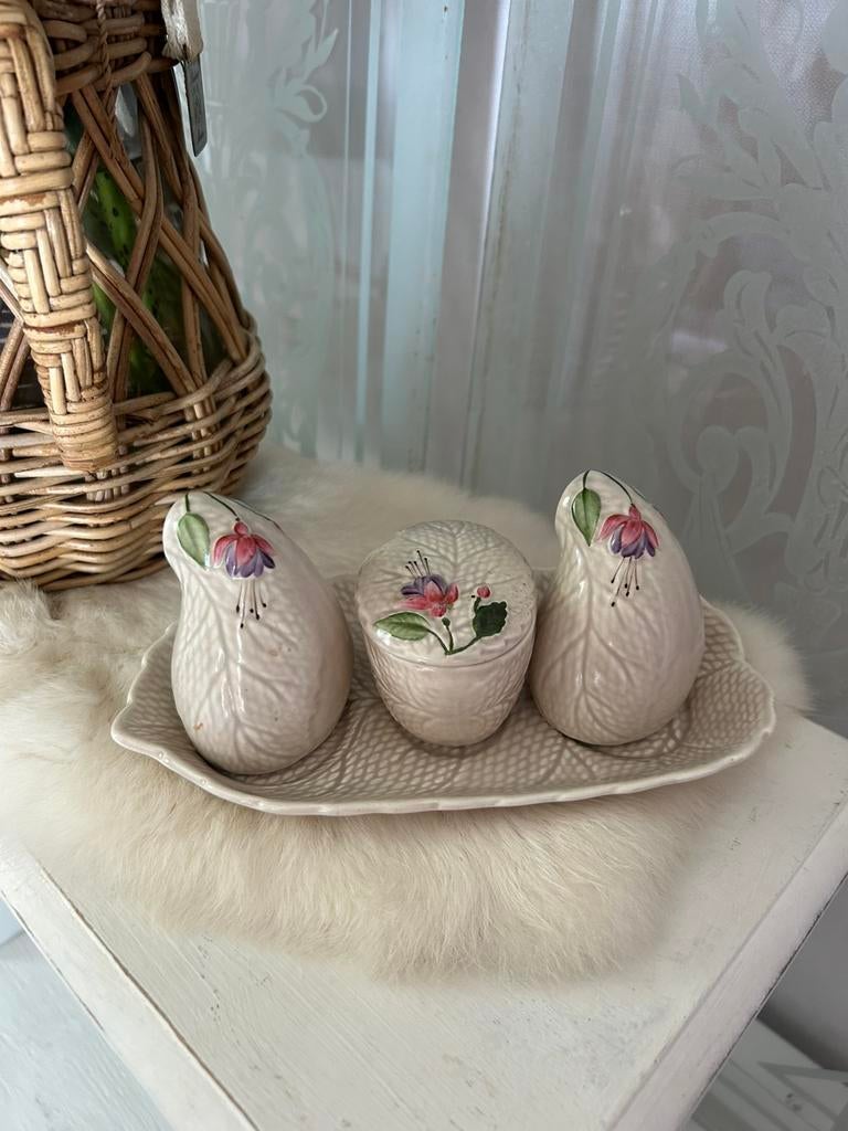 Crown Devon majolica fuchia bloem peper zout mosterd antiek, Ophalen