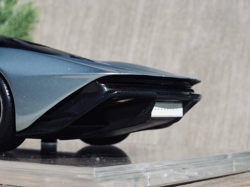 McLaren Speedtail zilver TSM Models 1:18, Hobby en Vrije tijd, Modelauto's | 1:18, Ophalen of Verzenden, Zo goed als nieuw, Auto