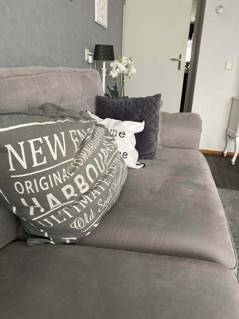 Gratis op te halen Grijze loungebank, Gebruikt, 100 tot 125 cm, Hoekbank, 300 cm of meer