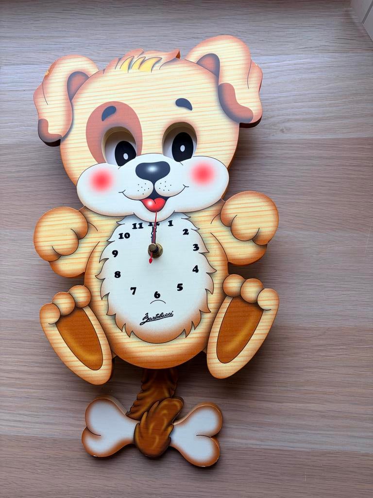 Leuke houten muurklok hond met bewegende ogen en klepel, Ophalen, Gebruikt, Analoog, Wandklok