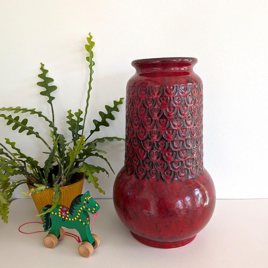 Grote vintage West Germany vaas Jasba N703 1145 Rood, Huis en Inrichting, Woonaccessoires | Vazen, Gebruikt, Aardewerk of Porselein