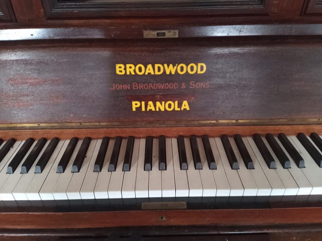 Pianola's, Ophalen, Zwart, Vleugel