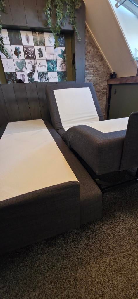 Elektrische boxspring met gestoffeerde matrassen, Huis en Inrichting, Slaapkamer | Boxsprings, Ophalen, Tweepersoons, Zo goed als nieuw