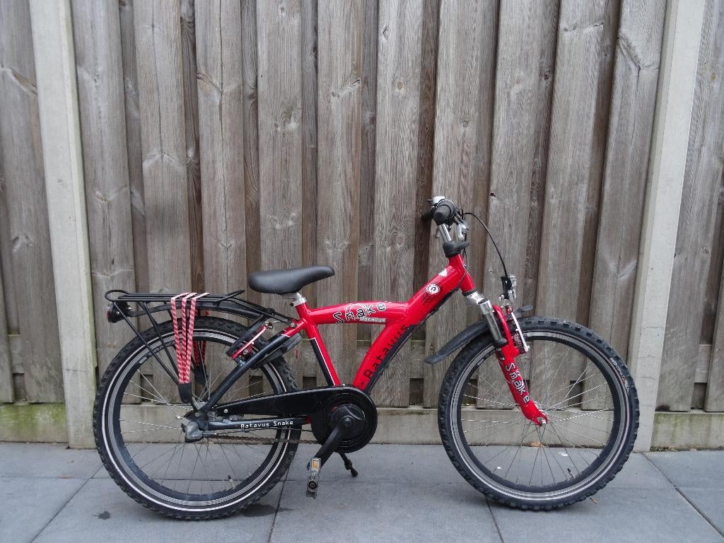 Batavus Snake Jongensfiets – 22 inch – Rood, Fietsen en Brommers, Fietsen | Jongens, Zo goed als nieuw, 22 inch, Handrem, Versnellingen