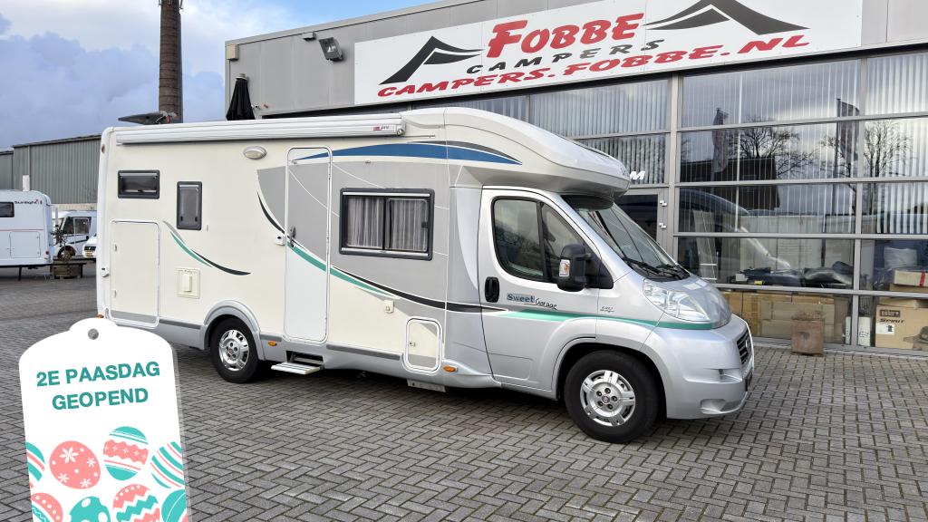 Unieke indeling met kookeiland De Chausson Sweet Garage 2011, Ringverwarming, Fiat, Startonderbreker, Luifel