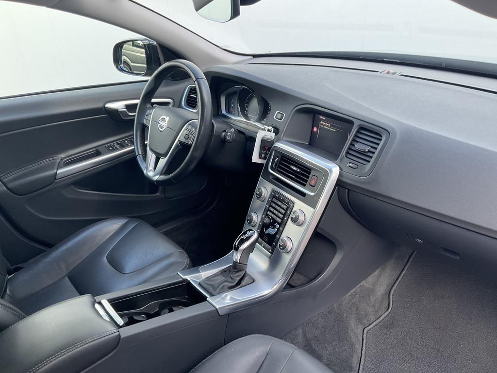 Volvo V60 Cross Country 2.0 T5 Polar+ Pano Memory Camera Nav, Auto's, 15 km/l, Gebruikt, Euro 6, 4 cilinders