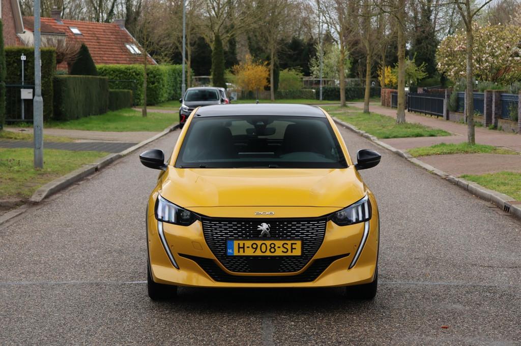 Peugeot 208 1.2 PureTech GT-Line | AUTOMAAT | PANO | CARPLAY, Auto's, Parkeersensor, Gebruikt, Euro 6, 1133 kg