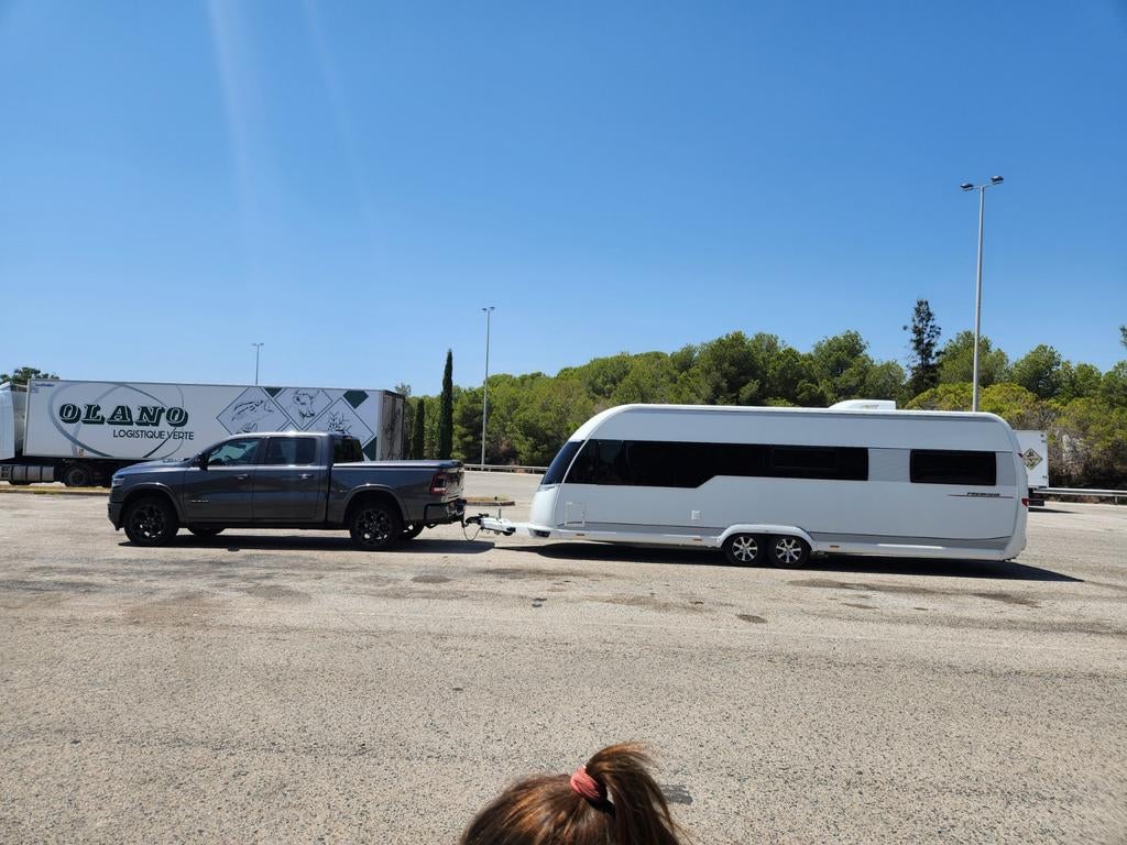 Hobby Premium 650 caravan bouwjaar 2021, Rondzit, Hobby, Particulier, Koelkast